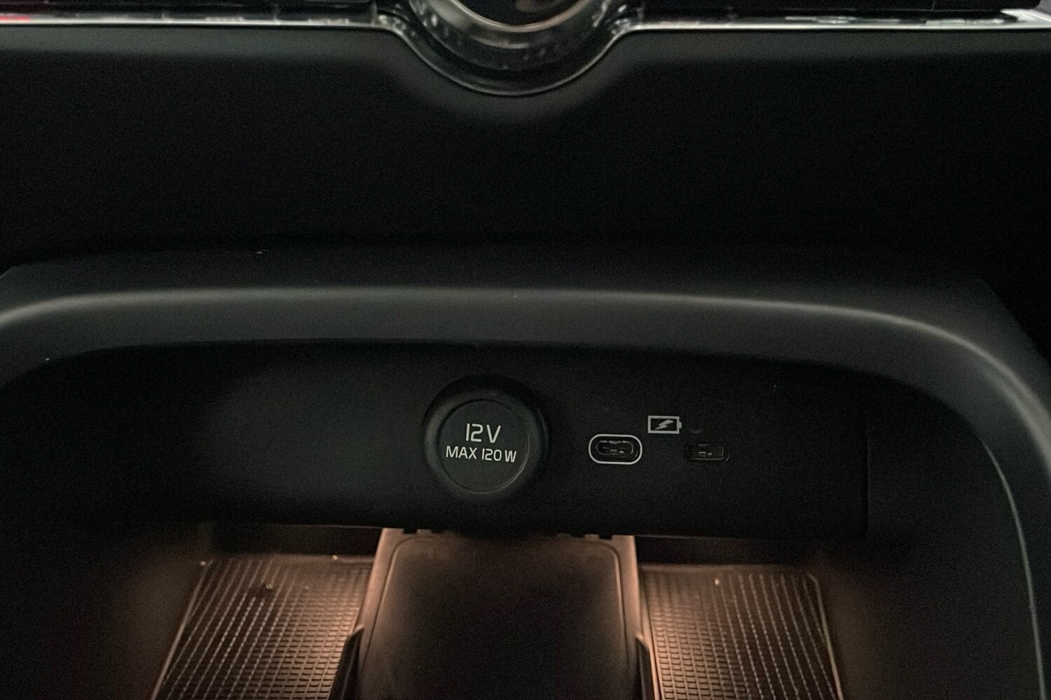 Used Volvo XC40 2023 for sale - 76257216: Photo 19