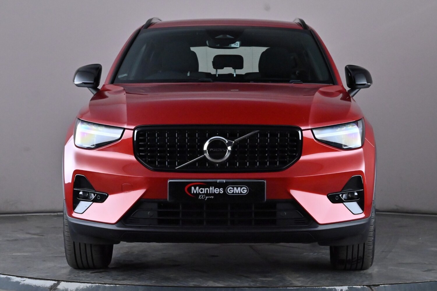Used Volvo XC40 2023 for sale - 76257216: Photo 2
