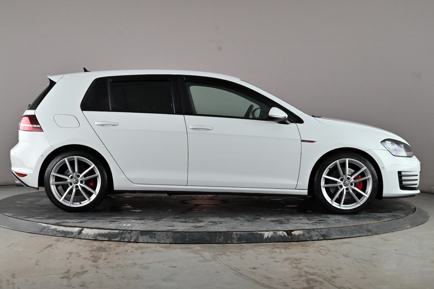 Used Volkswagen Golf 2016 for sale - 77149149: Photo 3