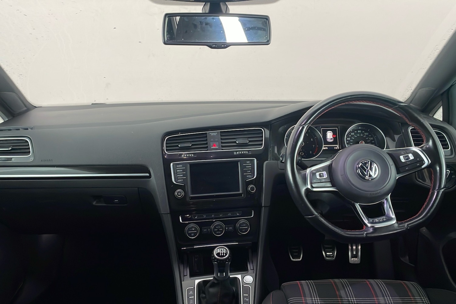 Used Volkswagen Golf 2016 for sale - 77149149: Photo 8