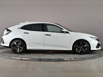 Used Honda Civic 2019 for sale - 77240036: Photo
