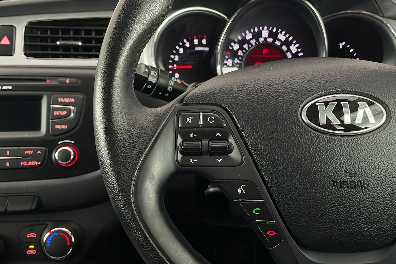 Used Kia Ceed 2015 for sale - 77688889: Photo 14