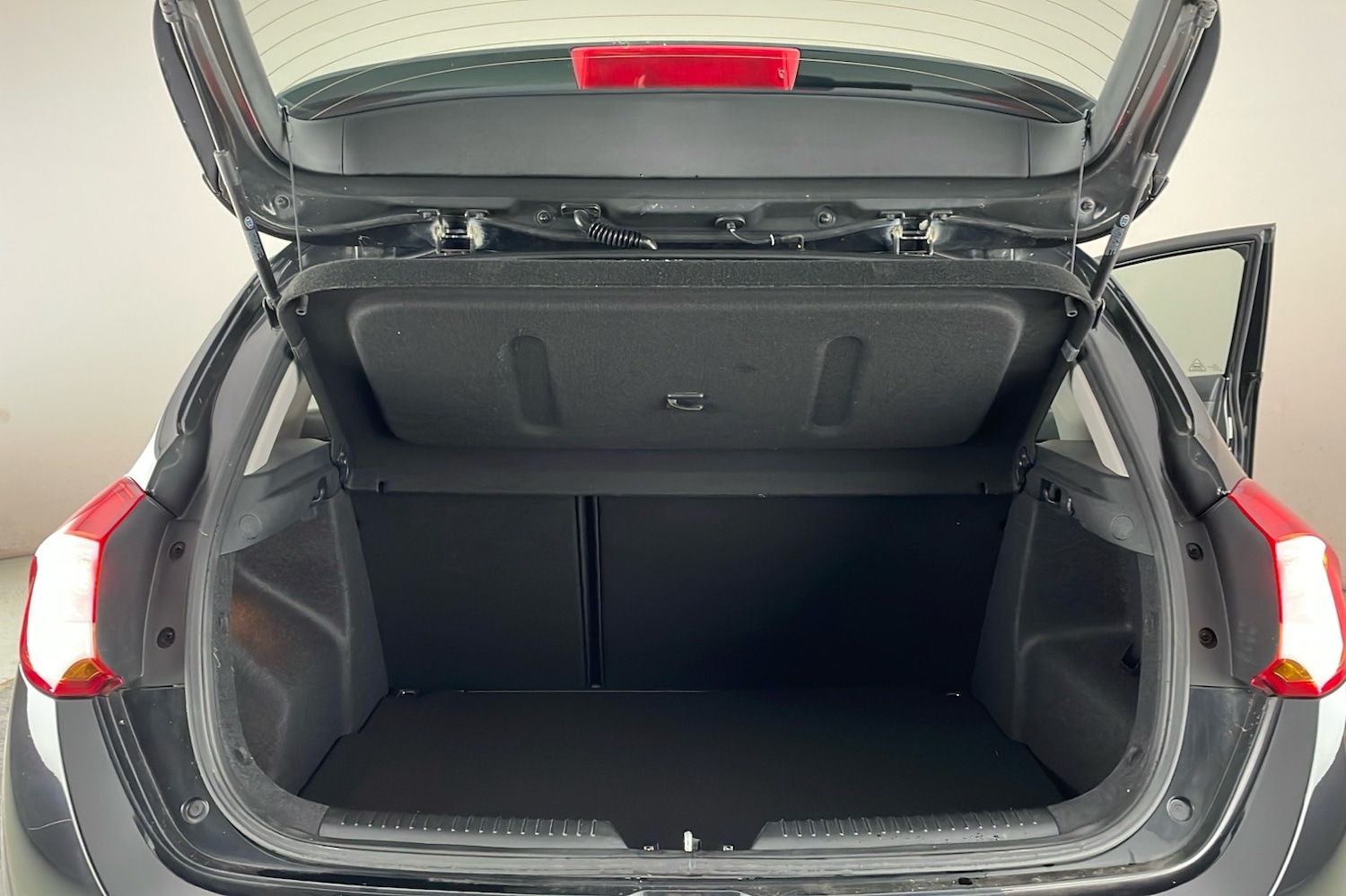 Used Kia Ceed 2015 for sale - 77688889: Photo 21