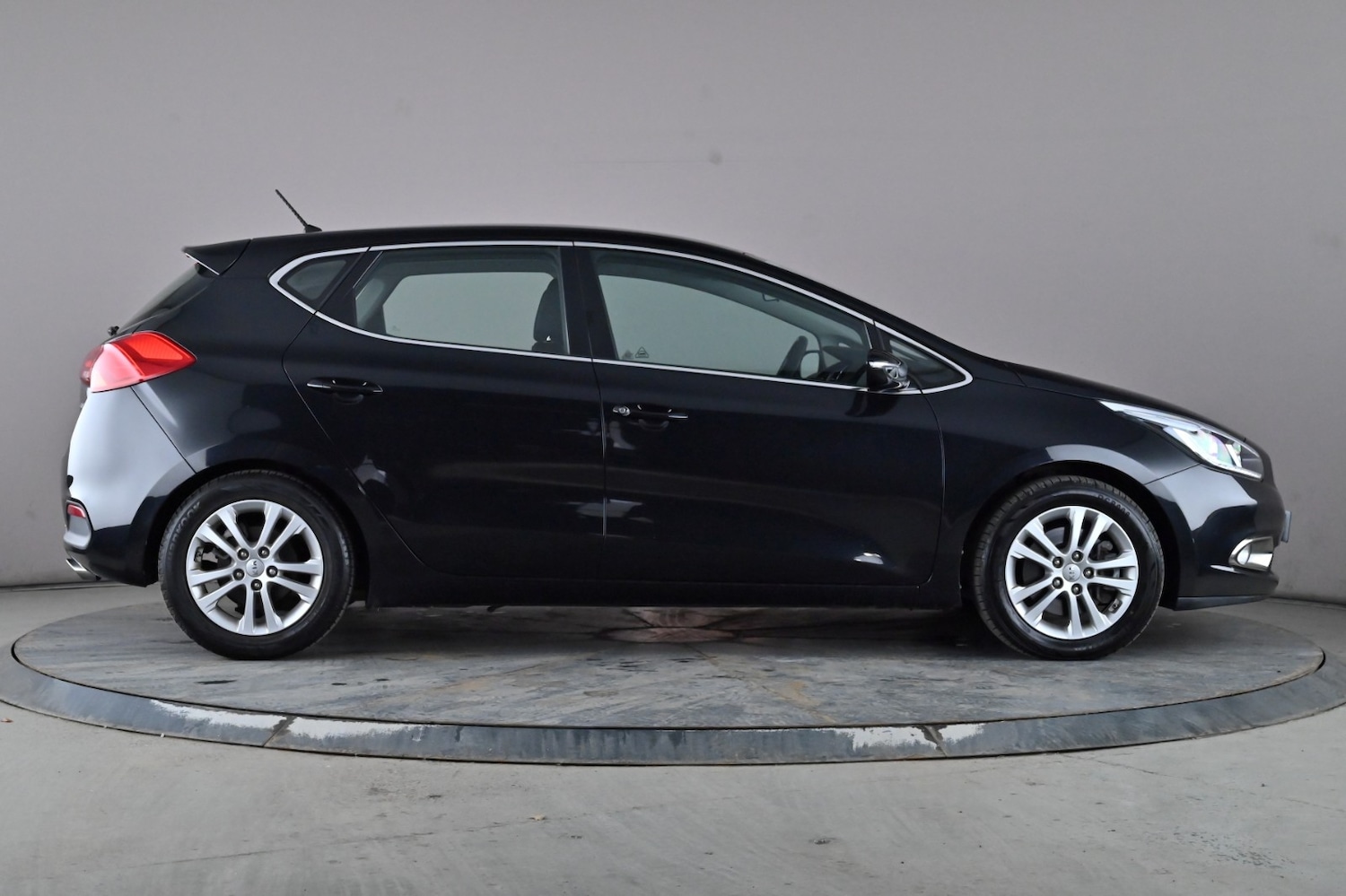 Used Kia Ceed 2015 for sale - 77688889: Photo 4