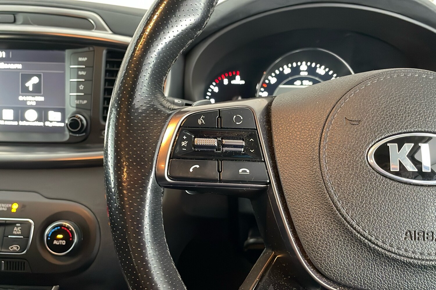 Used Kia Sorento 2018 for sale - 75981025: Photo 16