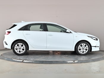 Used Kia Ceed 2023 for sale - 78668202: Photo