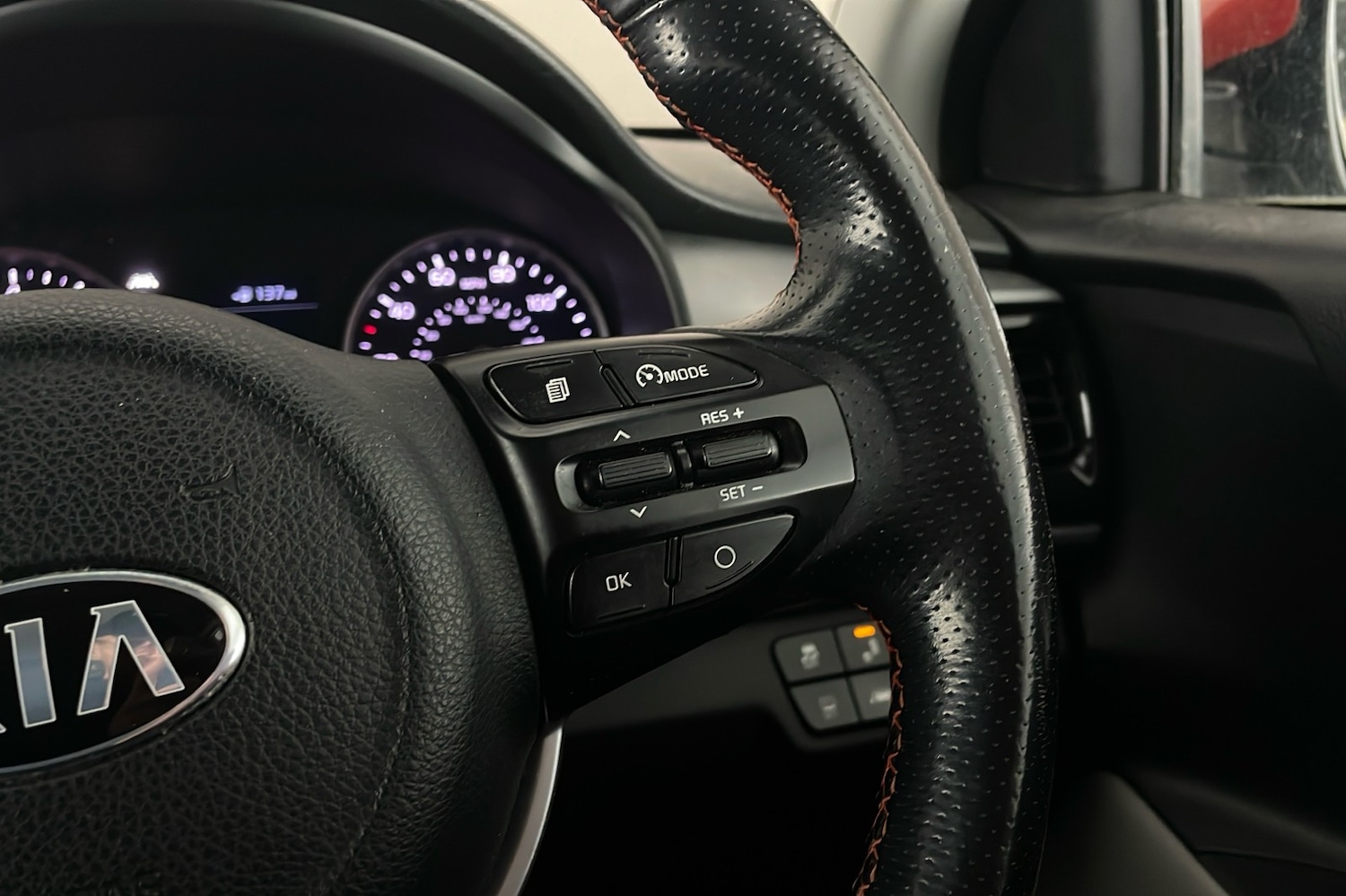 Used Kia Stonic 2018 for sale - 76380282: Photo 16