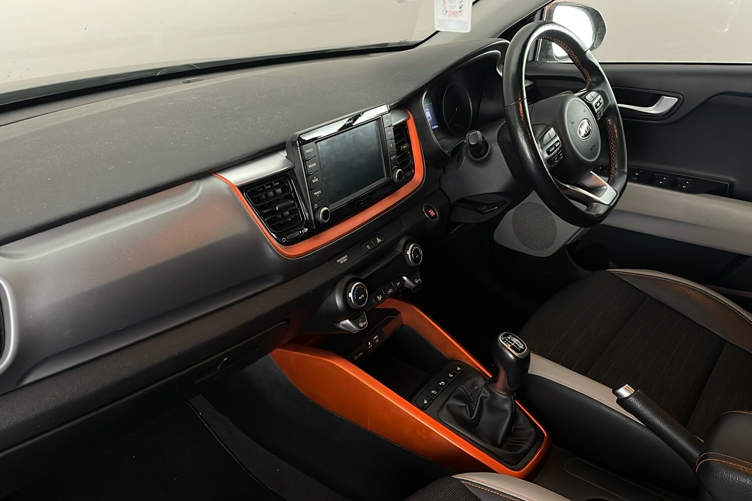 Used Kia Stonic 2018 for sale - 76380282: Photo 22