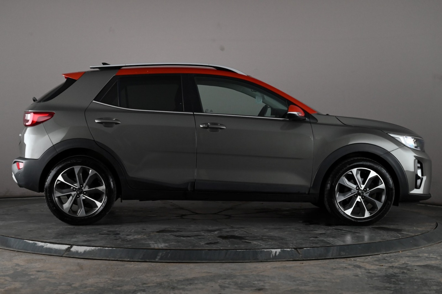 Used Kia Stonic 2018 for sale - 76380282: Photo 4