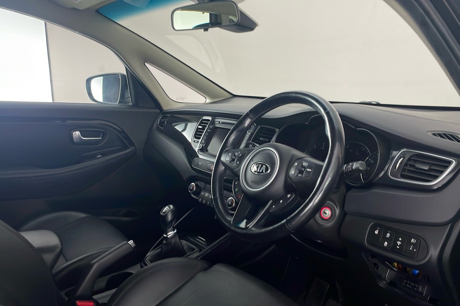 Used Kia Carens 2017 for sale - 77107462: Photo 12