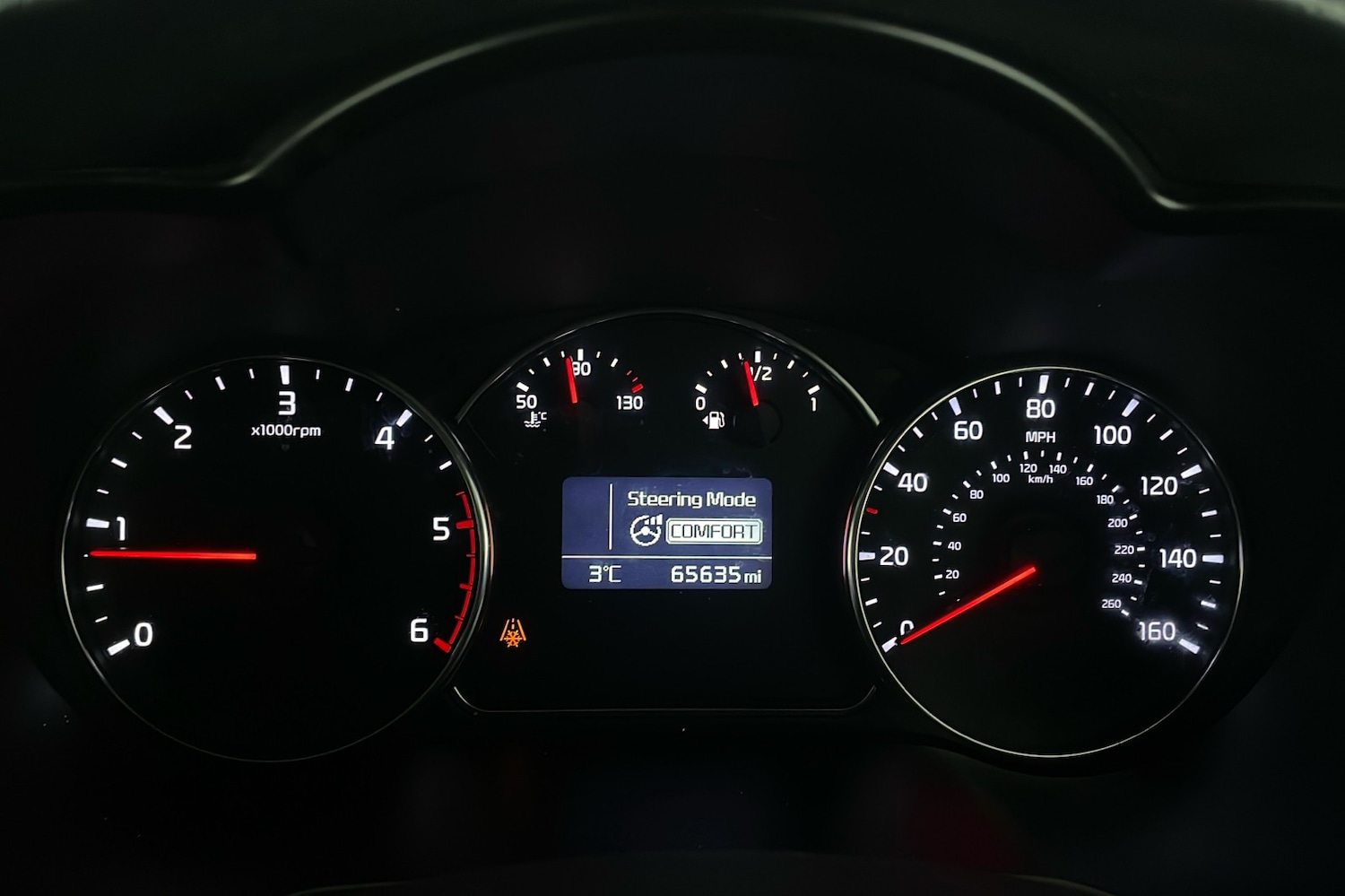 Used Kia Carens 2017 for sale - 77107462: Photo 23