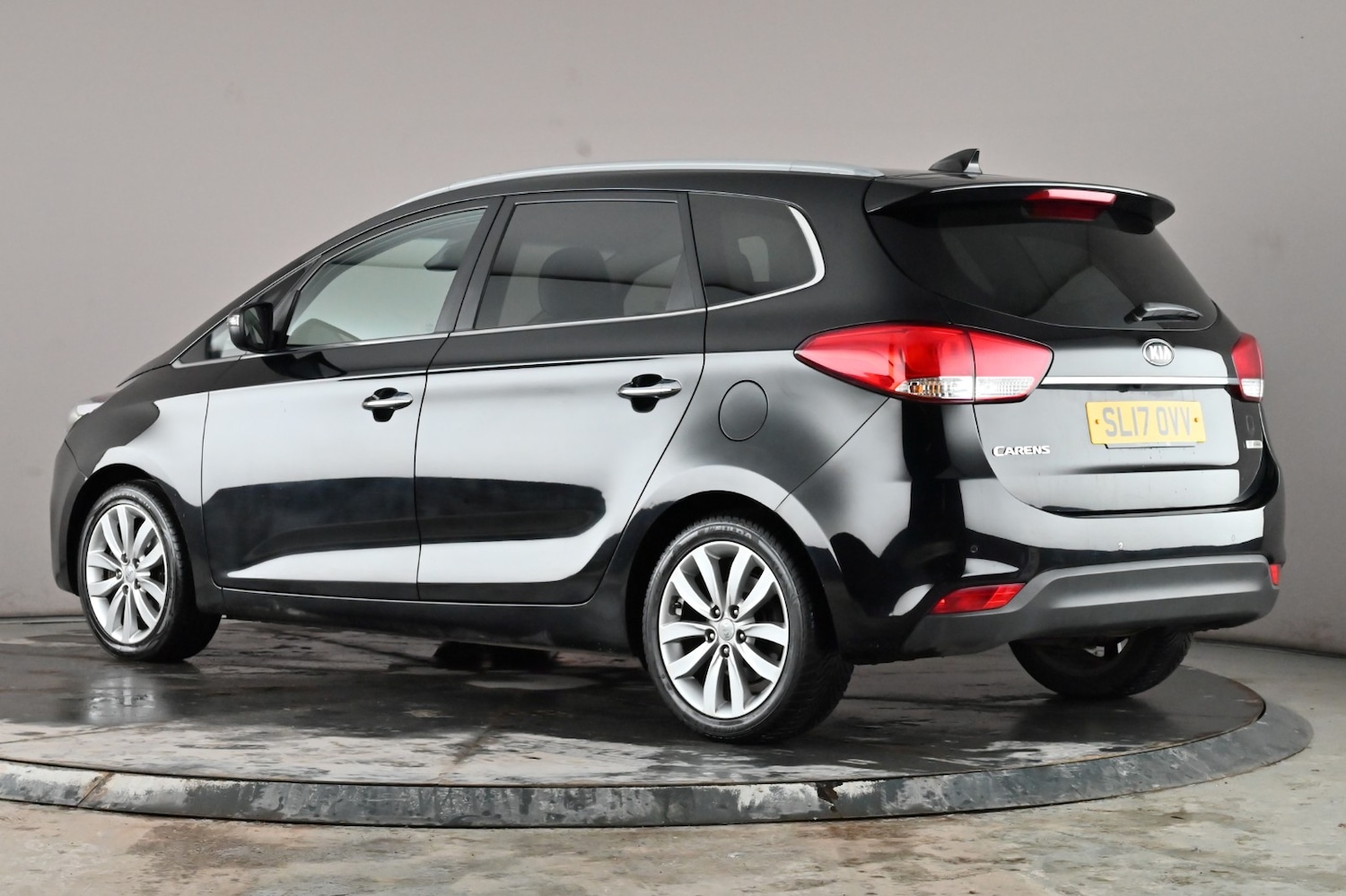 Used Kia Carens 2017 for sale - 77107462: Photo 5