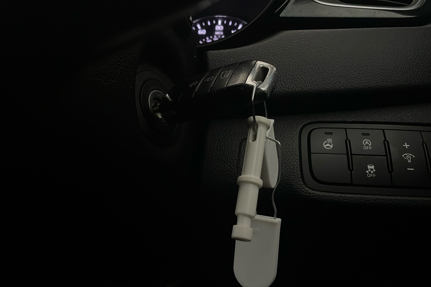 Used Kia Carens 2017 for sale - 76502826: Photo 19