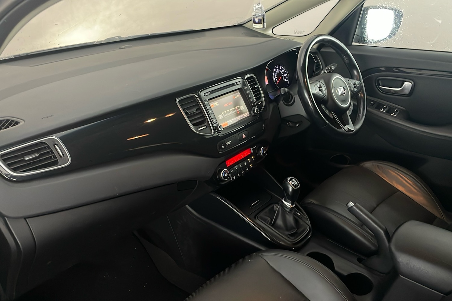 Used Kia Carens 2017 for sale - 76502826: Photo 23