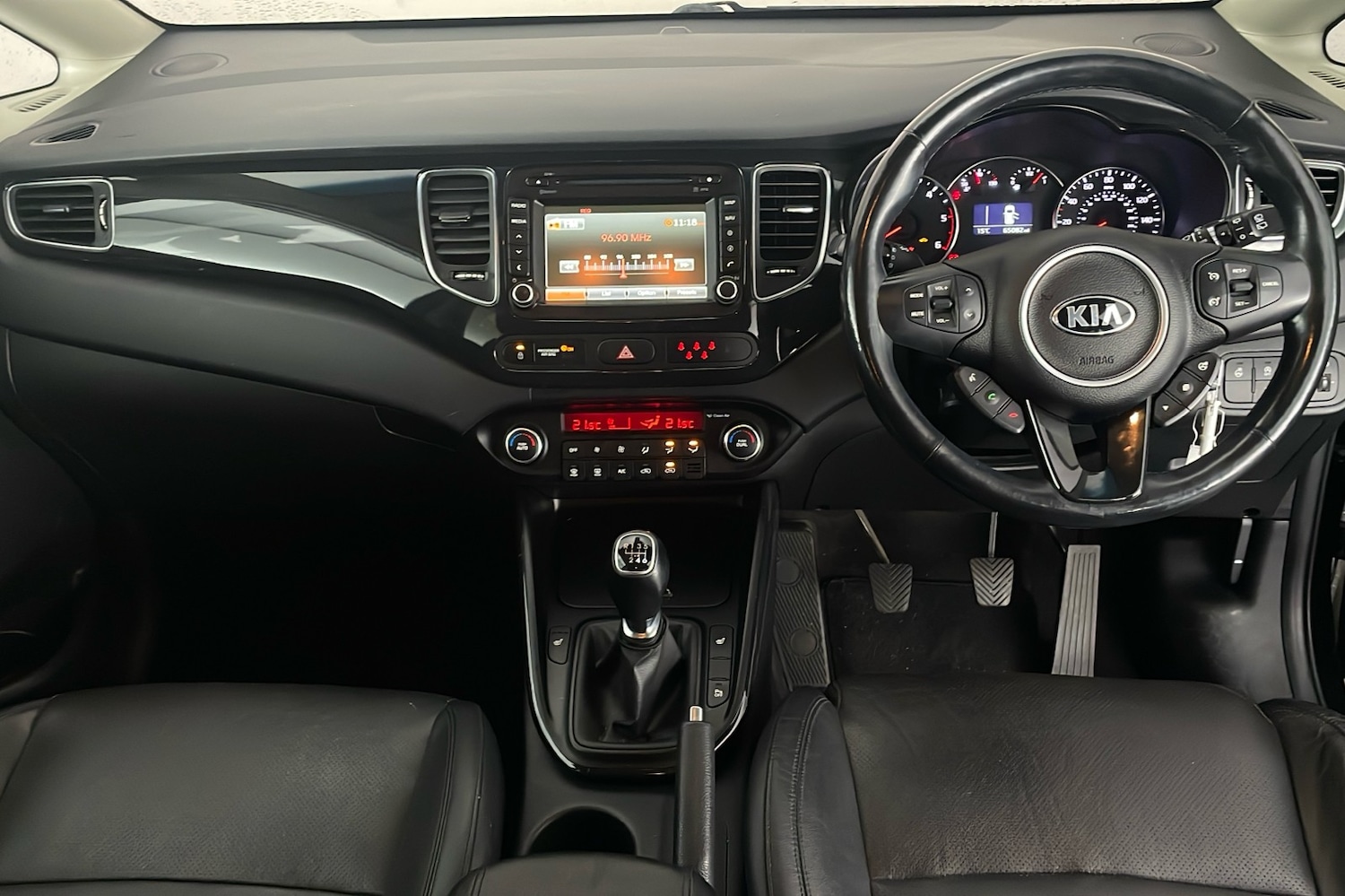 Used Kia Carens 2017 for sale - 76502826: Photo 9