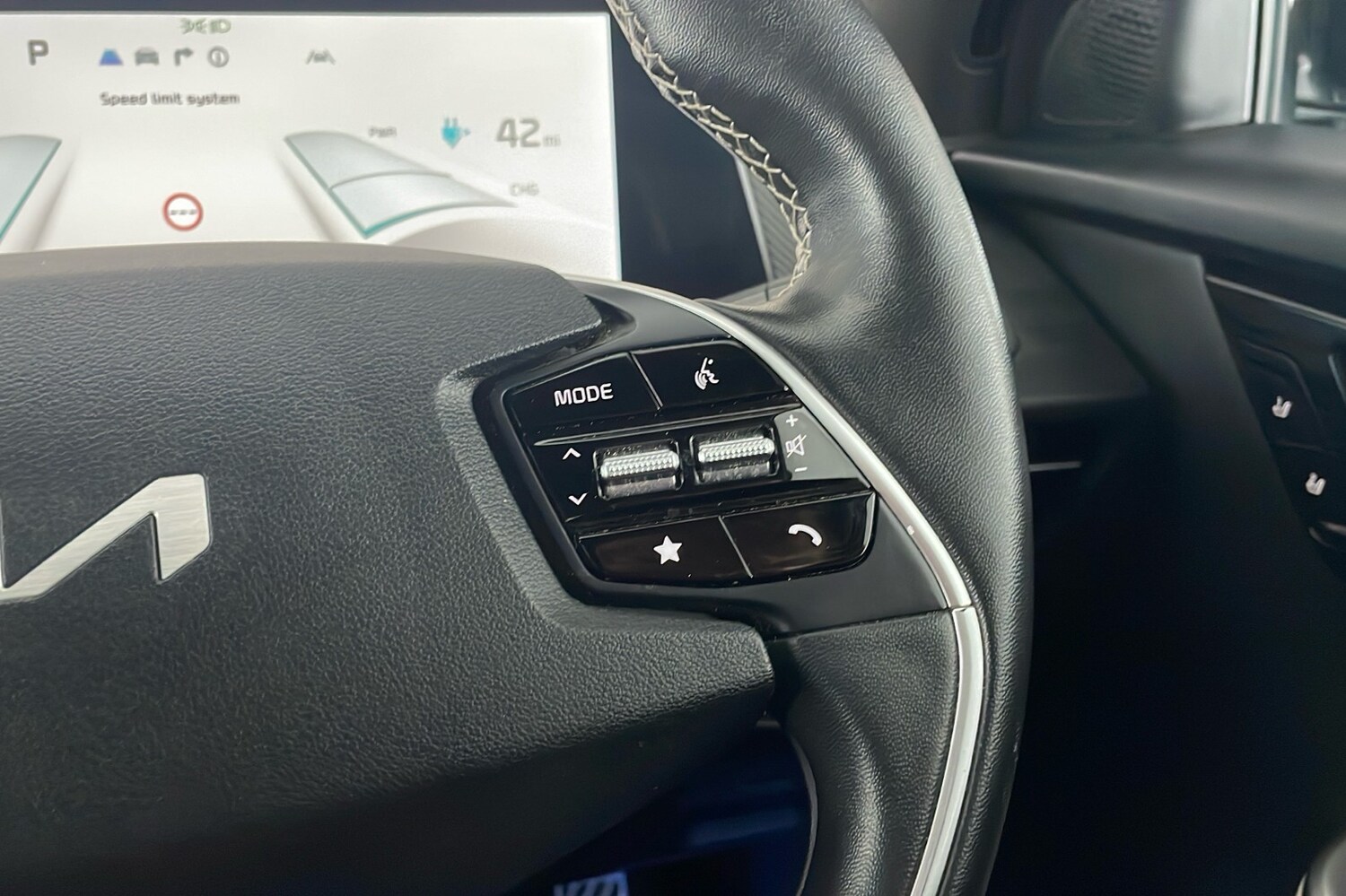 Used Kia EV6 2023 for sale - 77328971: Photo 16