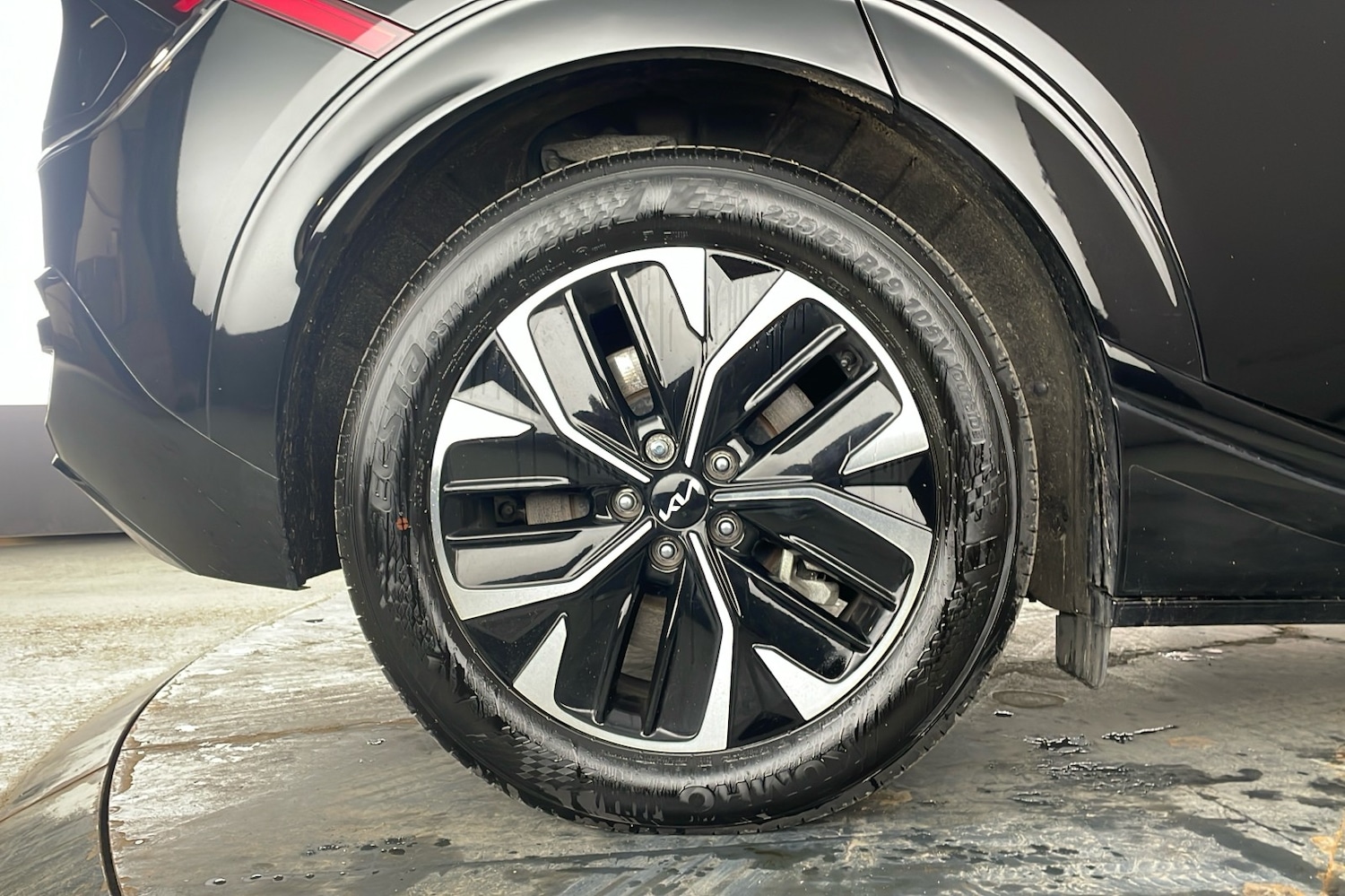 Used Kia EV6 2023 for sale - 77328971: Photo 8