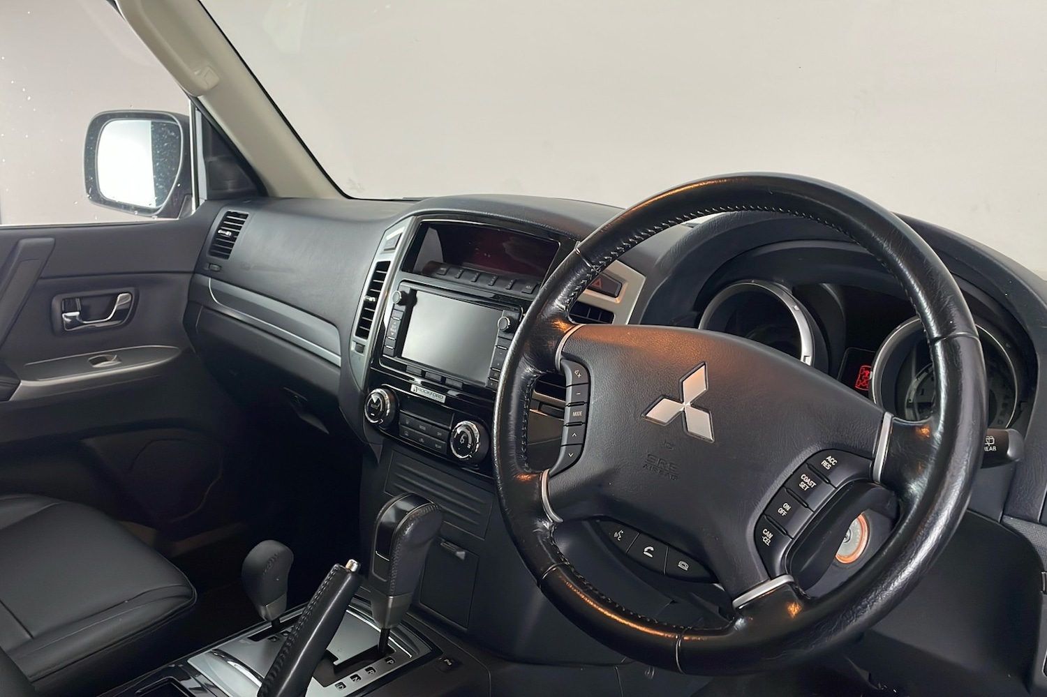 Used Mitsubishi Shogun 2015 for sale - 77990452: Photo 10