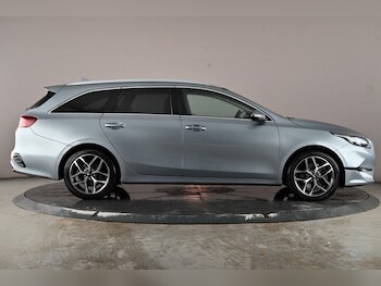 Used Kia Ceed 2022 for sale - 76963107: Photo