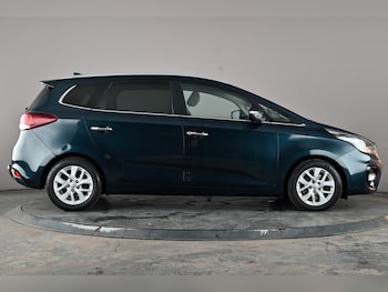 Used Kia Carens 2018 for sale - 76402957: Photo
