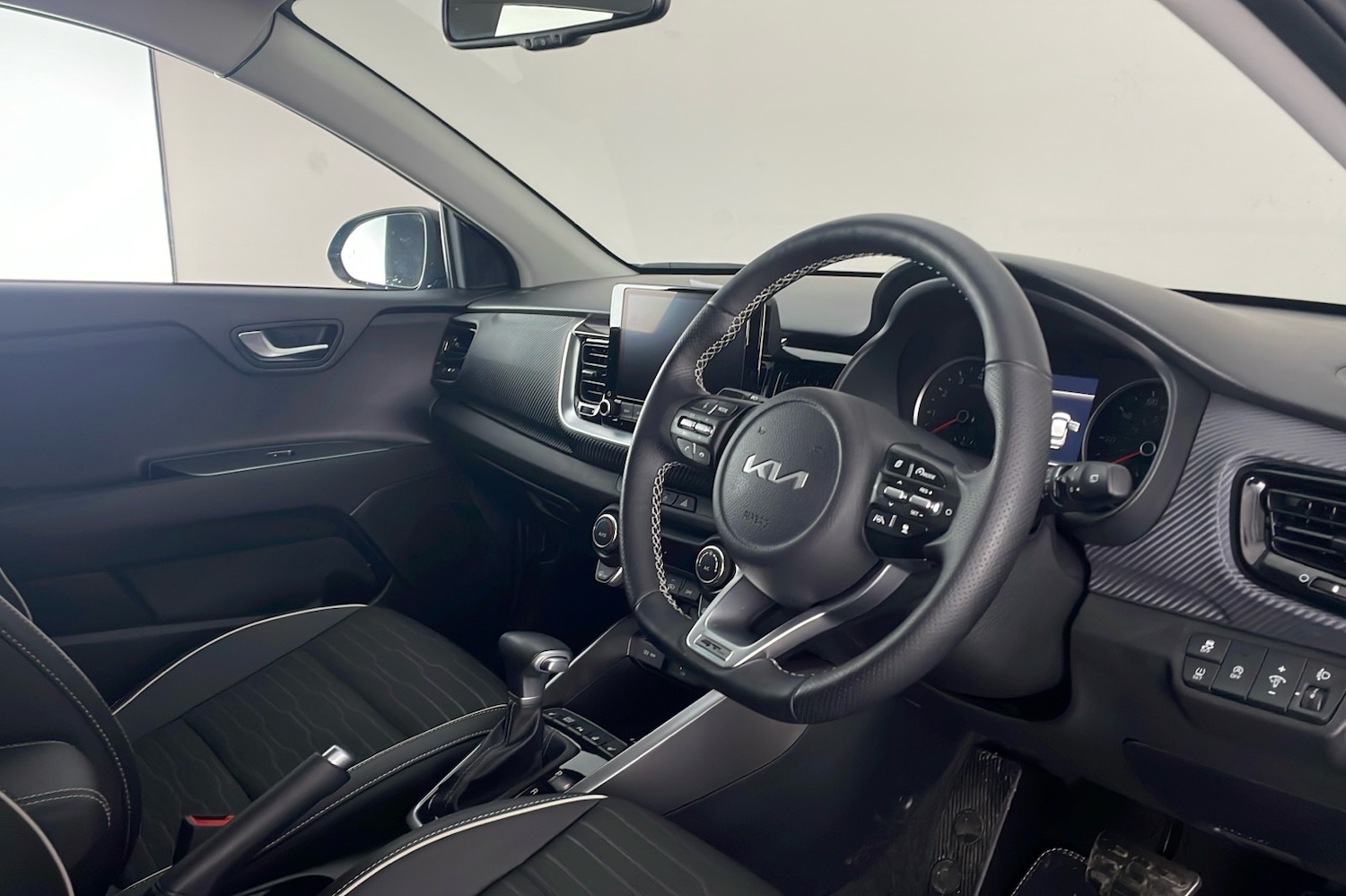 Used Kia Stonic 2024 for sale - 76805219: Photo 11