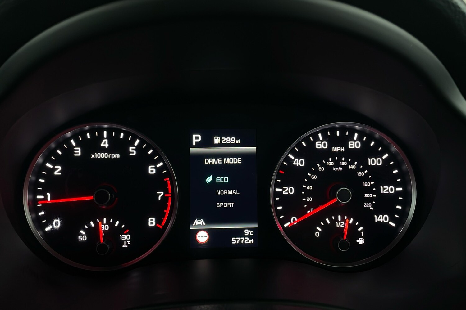 Used Kia Stonic 2024 for sale - 76805219: Photo 24