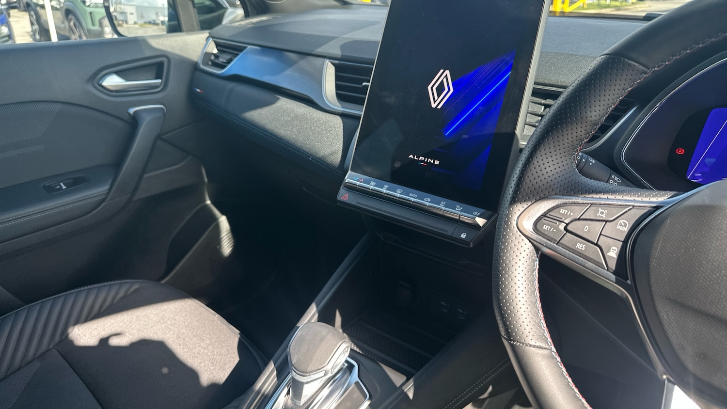 Used Renault Other 2024 for sale - 77953846: Photo 14