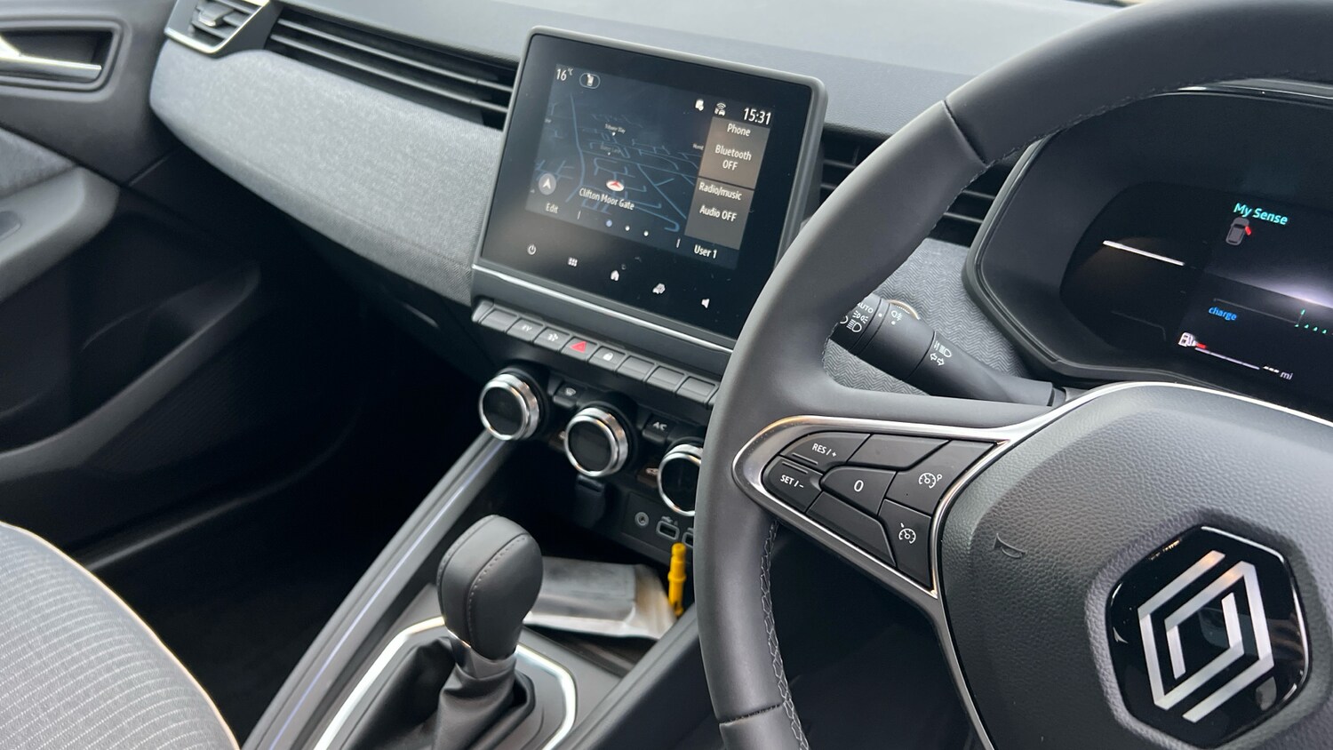 Used Renault Clio 2024 for sale - 76405173: Photo 14