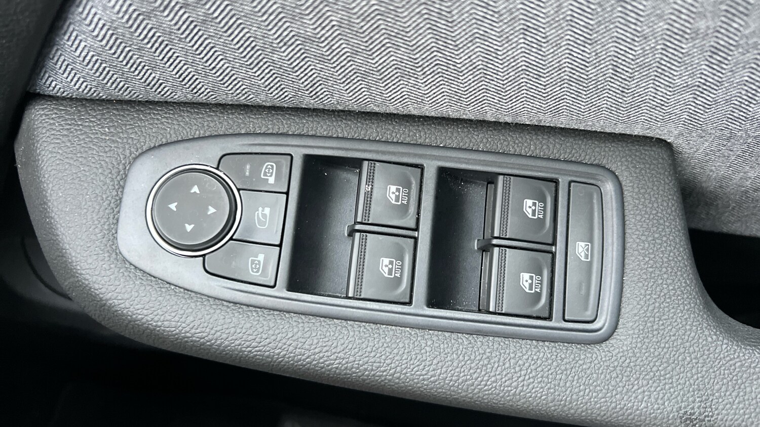 Used Renault Clio 2024 for sale - 76405173: Photo 19