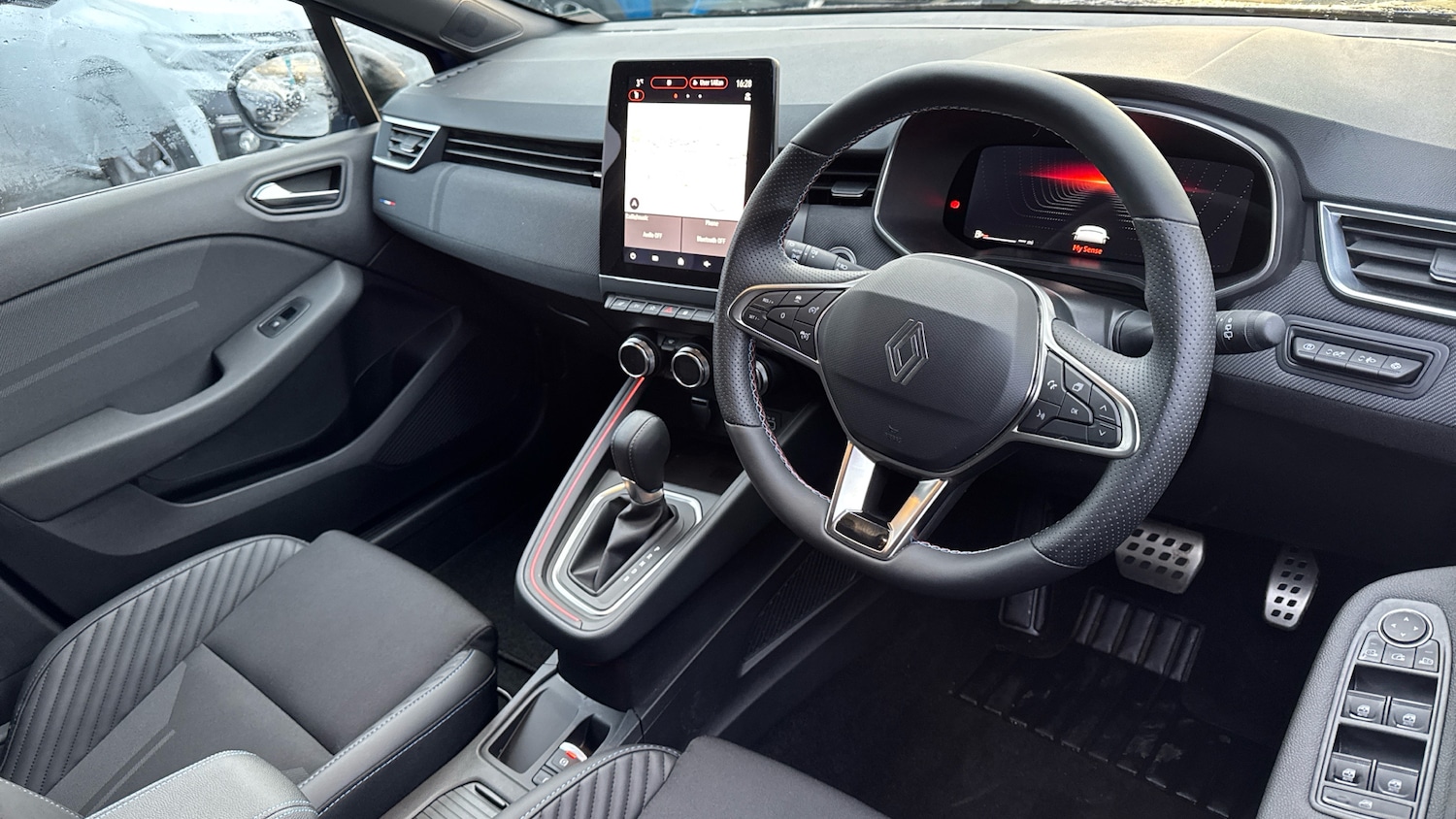 Used Renault Clio 2025 for sale - 77570553: Photo 11