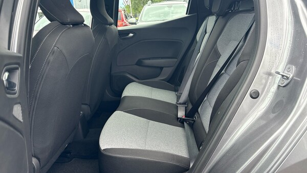 Used Renault Clio 2025 for sale - 75760643: Photo 16
