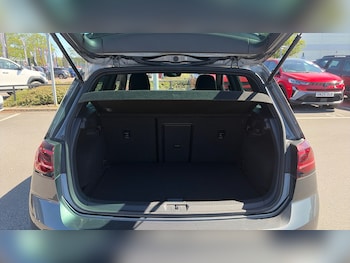 Used Volkswagen Golf 2017 for sale - 78433376: Photo
