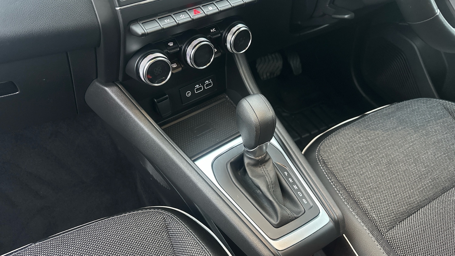 Used Renault Captur 2024 for sale - 76638521: Photo 13