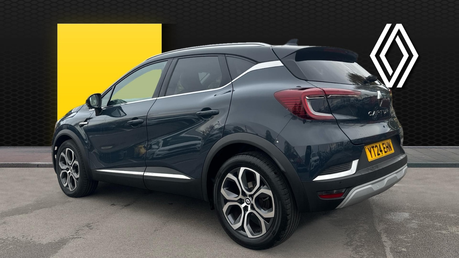 Used Renault Captur 2024 for sale - 76638521: Photo 2