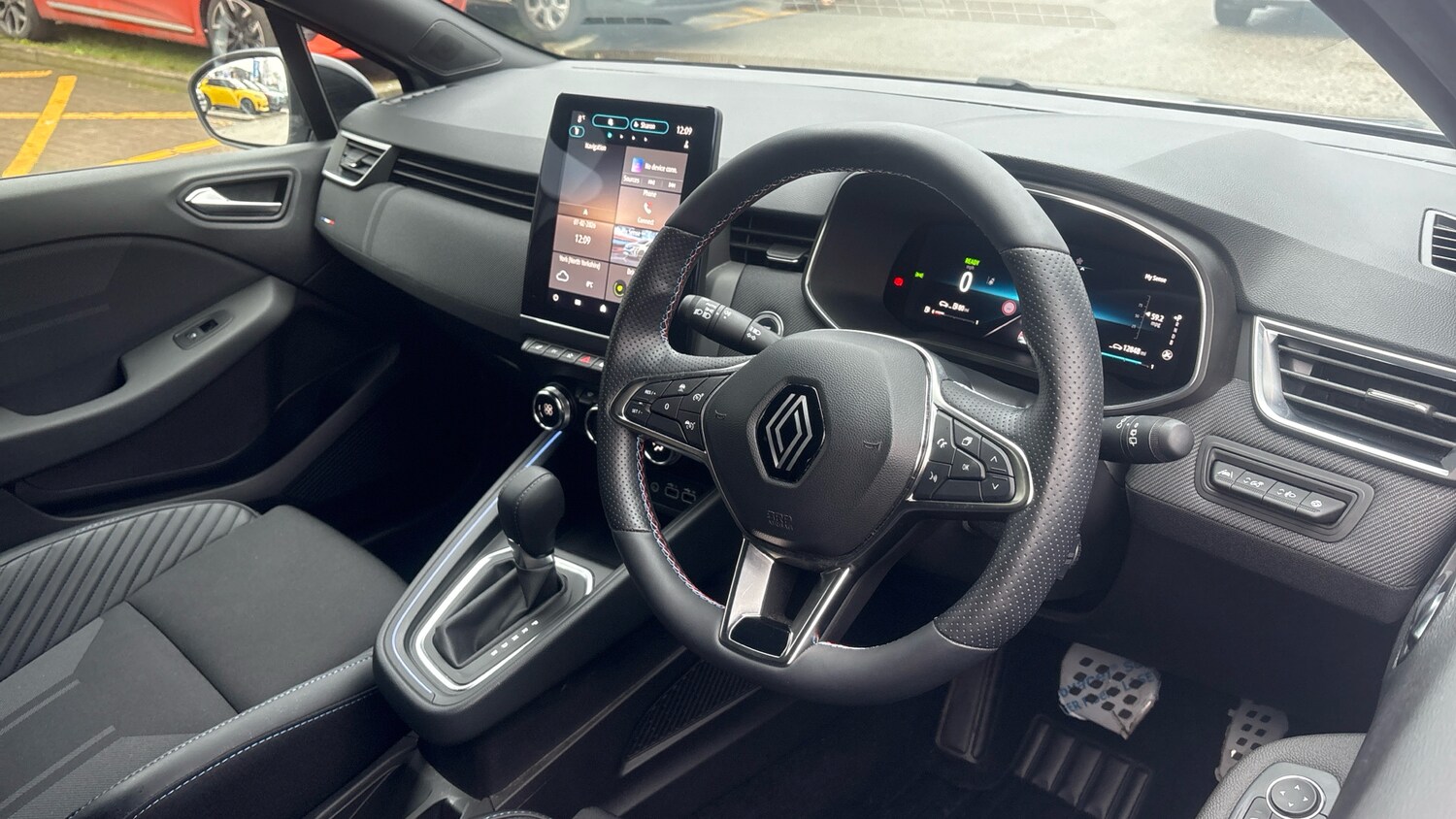 Used Renault Clio 2024 for sale - 77501662: Photo 11