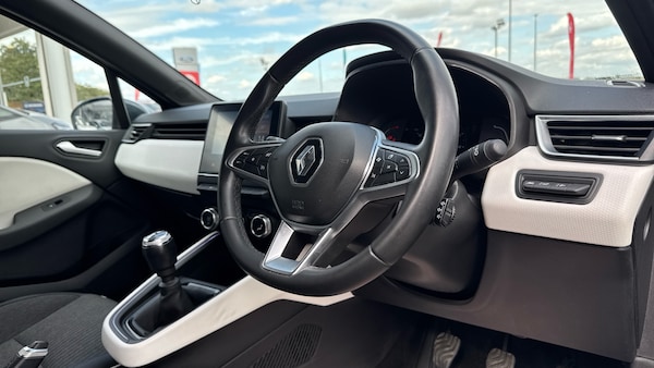 Used Renault Clio 2022 for sale - 76159858: Photo 11