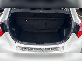 Used Toyota Yaris 2019 for sale - 77446955: Photo