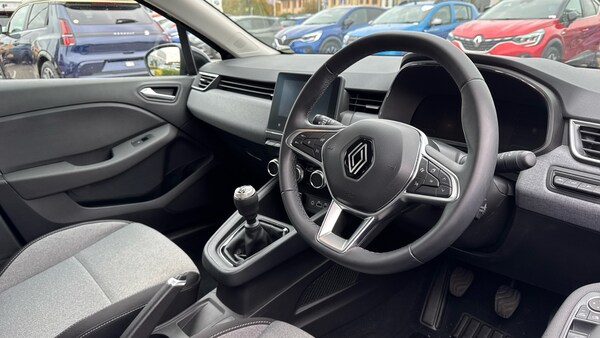 Used Renault Clio 2024 for sale - 76194701: Photo 11