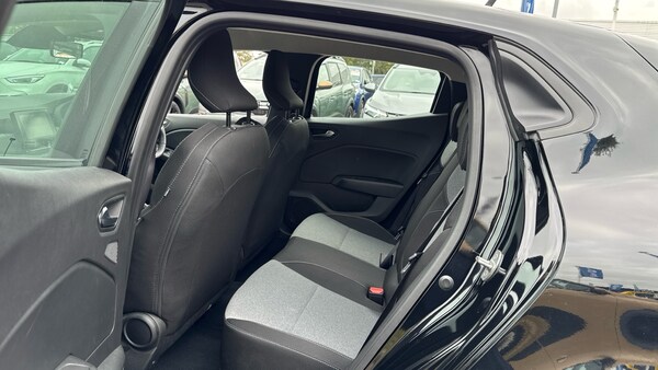 Used Renault Clio 2024 for sale - 76194701: Photo 16