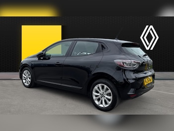 Used Renault Clio 2024 for sale - 76194701: Photo