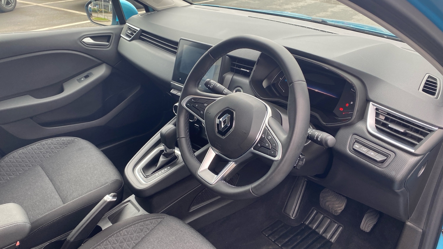 Used Renault Clio 2022 for sale - 77326021: Photo 11
