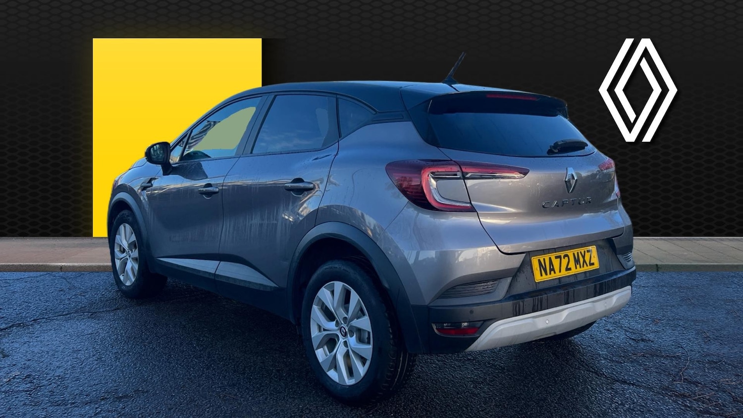 Used Renault Captur 2022 for sale - 76921179: Photo 2