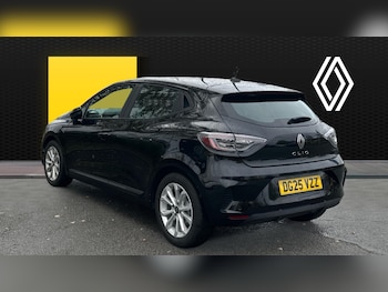 Used Renault Clio 2025 for sale - 76692650: Photo