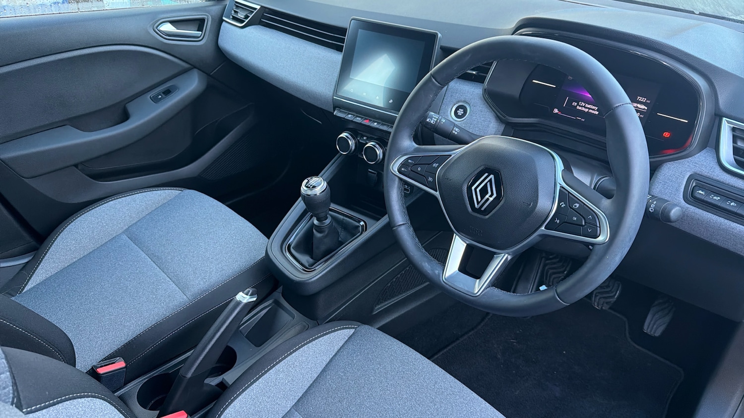 Used Renault Clio 2024 for sale - 76835333: Photo 11