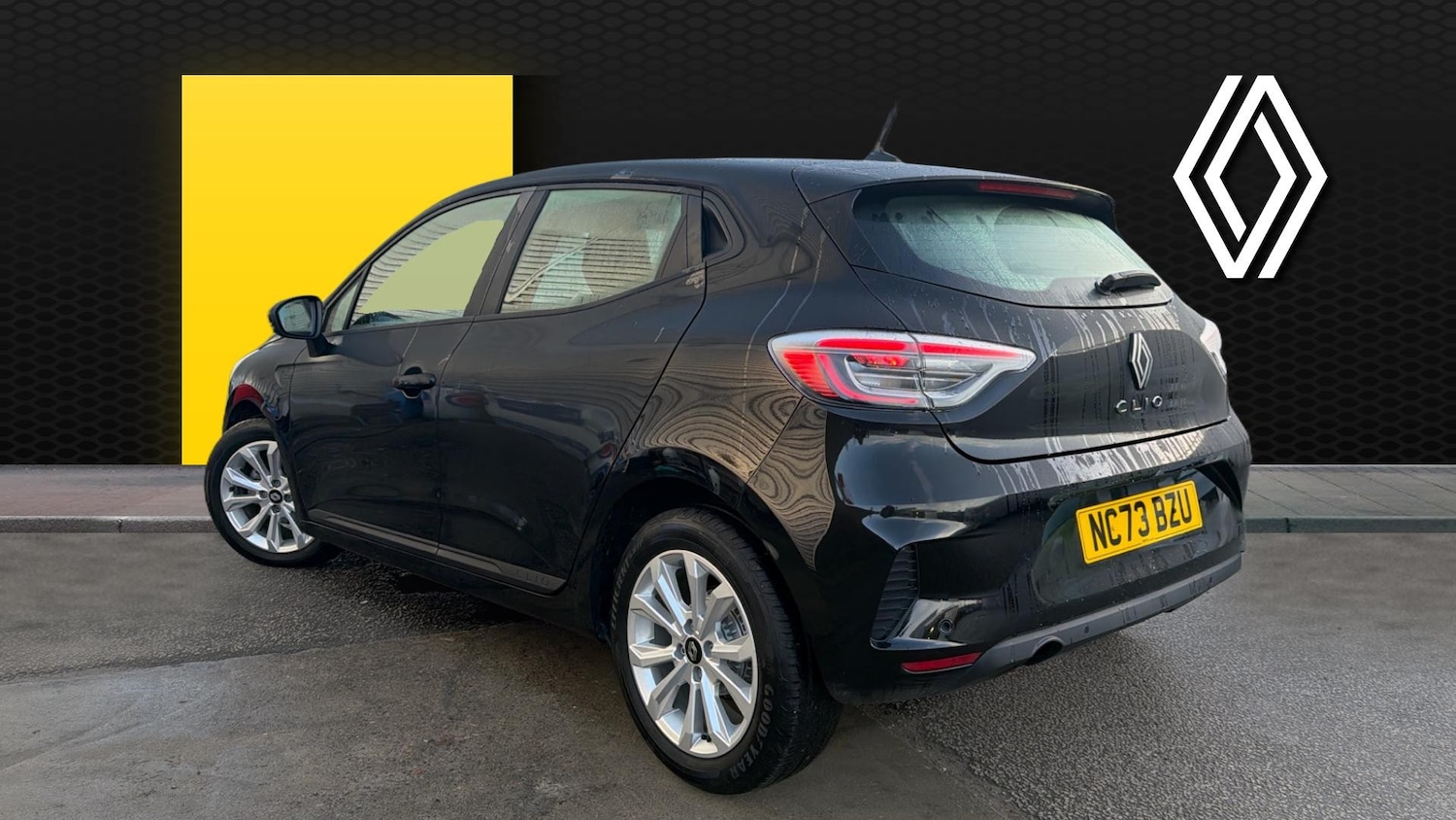 Used Renault Clio 2024 for sale - 76835333: Photo 2