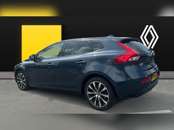 Used Volvo V40 2019 for sale - 75250240: Photo