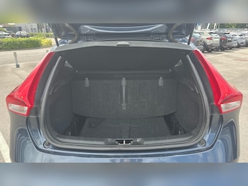 Used Volvo V40 2019 for sale - 75250240: Photo