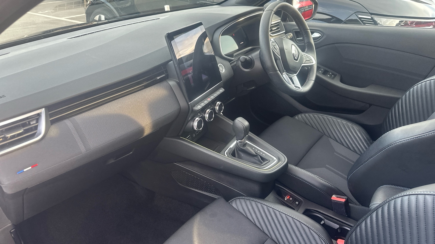 Used Renault Clio 2024 for sale - 76346792: Photo 9