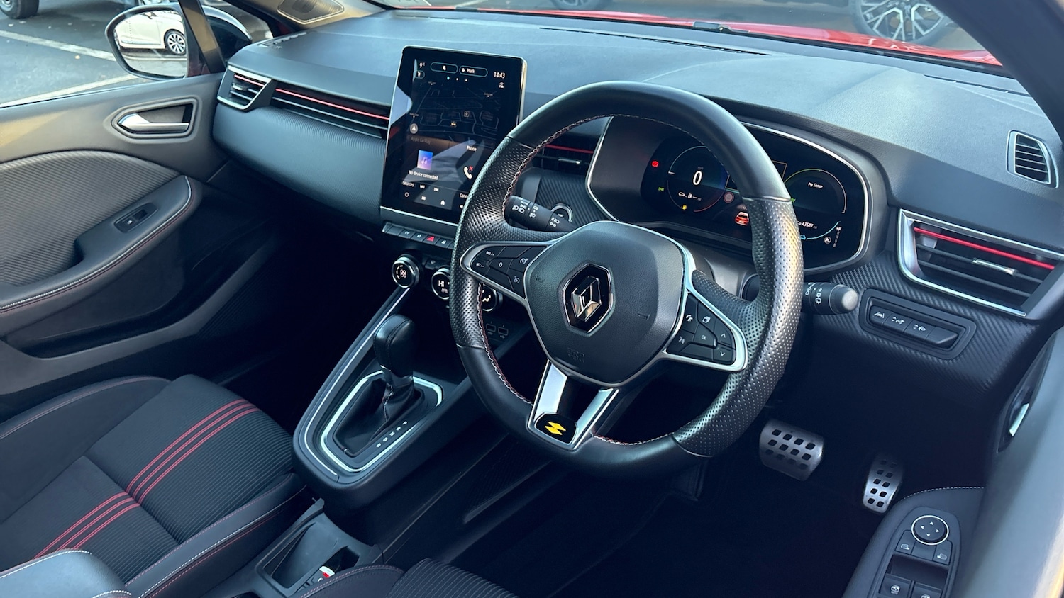 Used Renault Clio 2022 for sale - 76895228: Photo 11