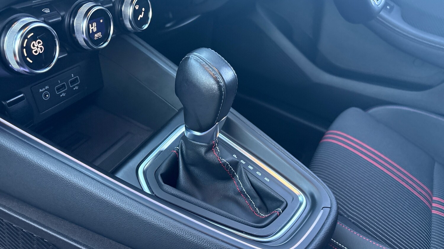 Used Renault Clio 2022 for sale - 76895228: Photo 13